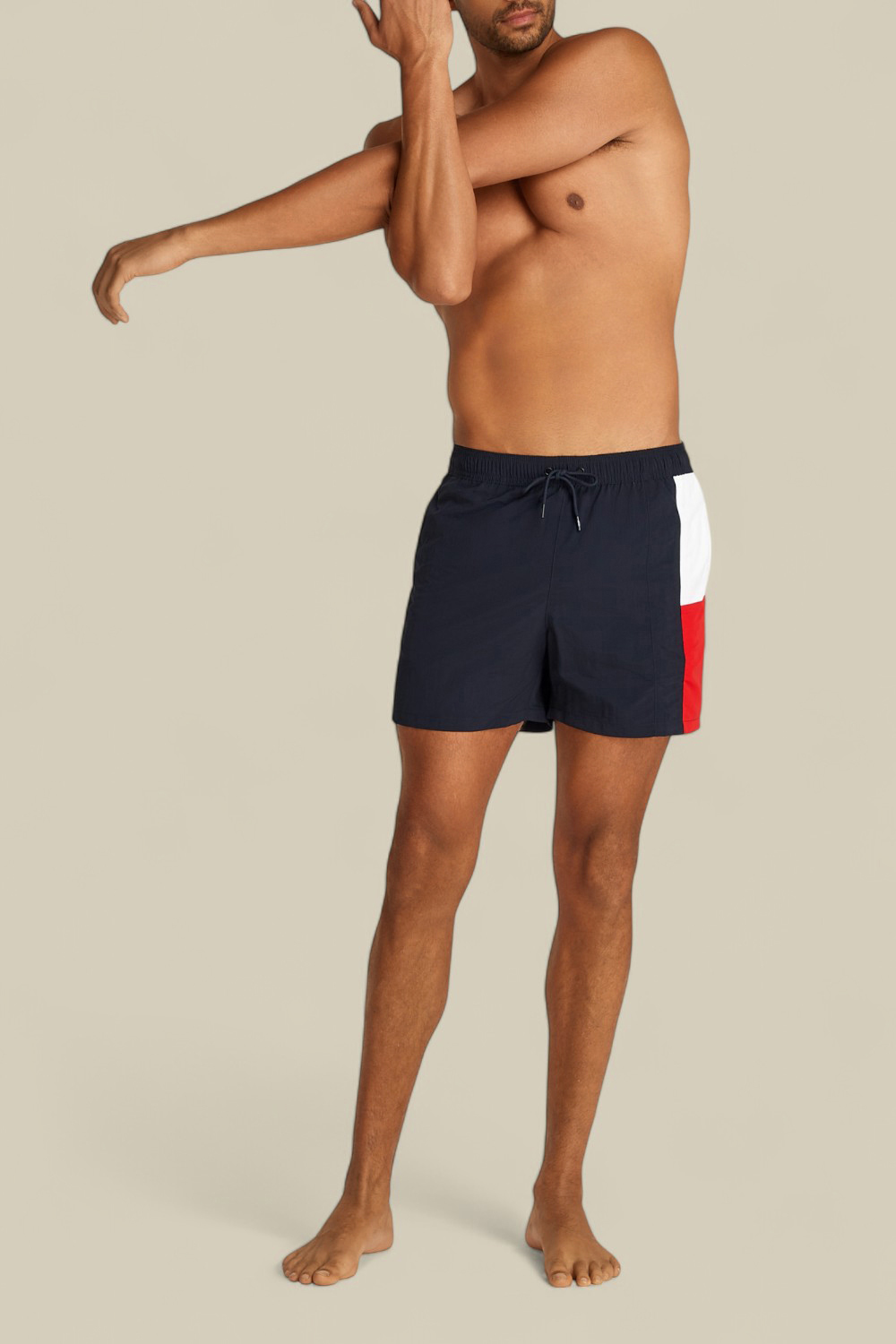 תמונת כל הלוק של מכנסי בגד ים